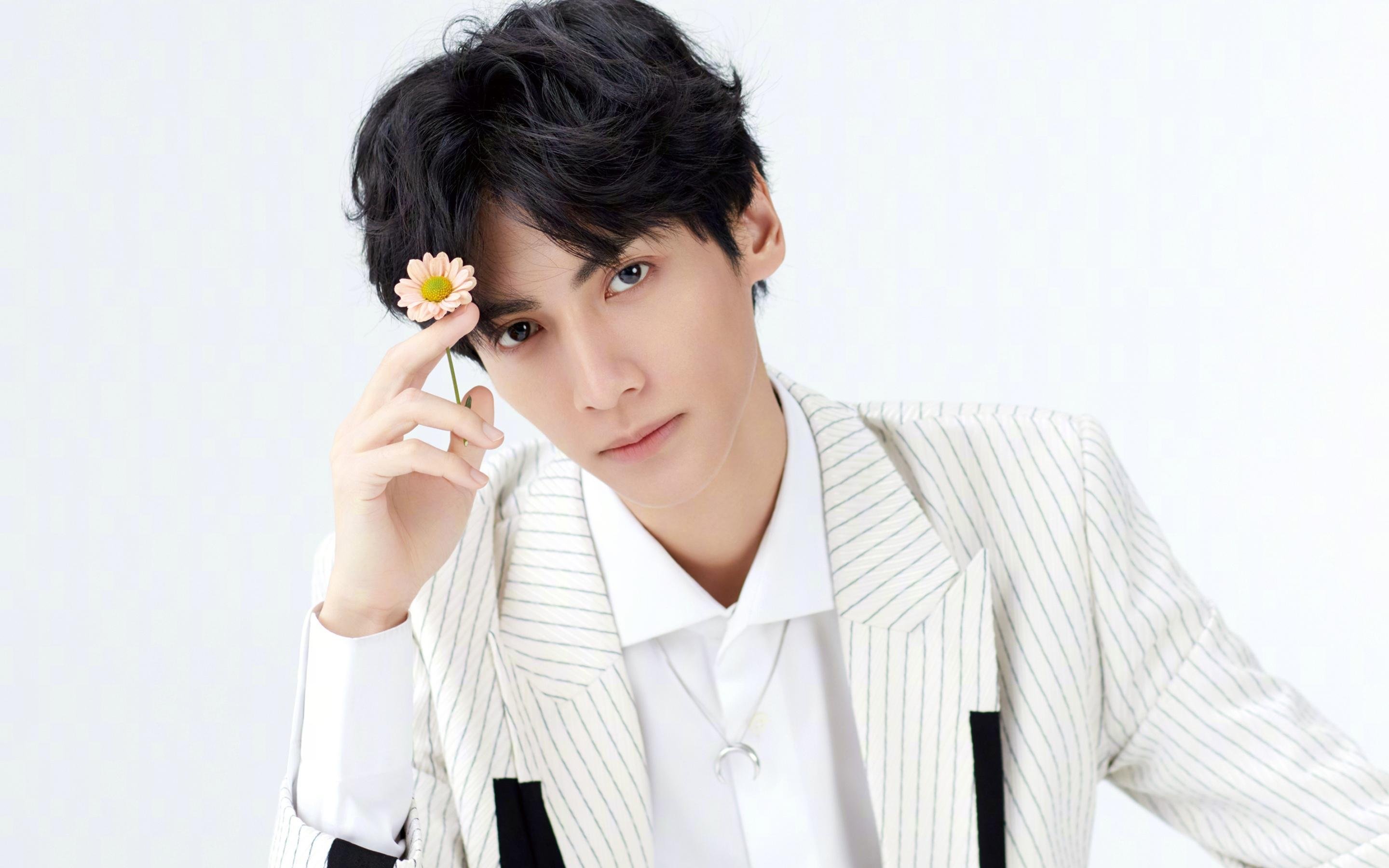 “马科斯·莫奇的全场覆盖与领导能力，助力美洲狮队建立强大防线”